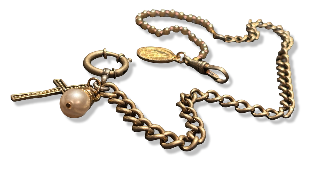 Collier chaine de montre et perles fantaisie, croix perlée